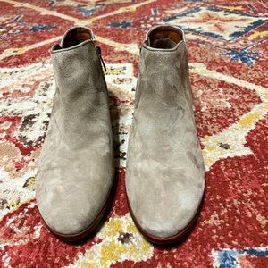 Sam Edelman taupe ankle booties size 9